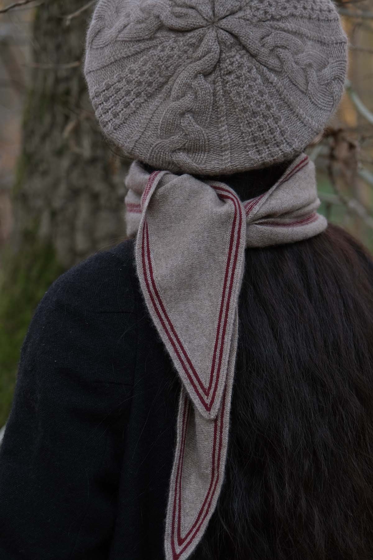 Oats & Rice Bronte Spindle-shaped Cashmere Scarf | Mocha
