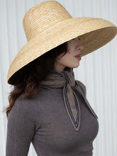 Load image into Gallery viewer, Oats &amp; Rice Bronte Spindle-shaped Cashmere Scarf | Tan
