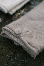 Oats & Rice Cashmere Button Gloves | Brown