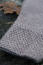 Oats & Rice Crochet Cashmere Gloves | Brown
