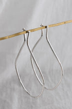 CÂPÂ Vase Hoop Earrings - Silver
