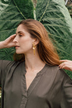 Load image into Gallery viewer, CÂPÂ Alocasia Sarian Earrings
