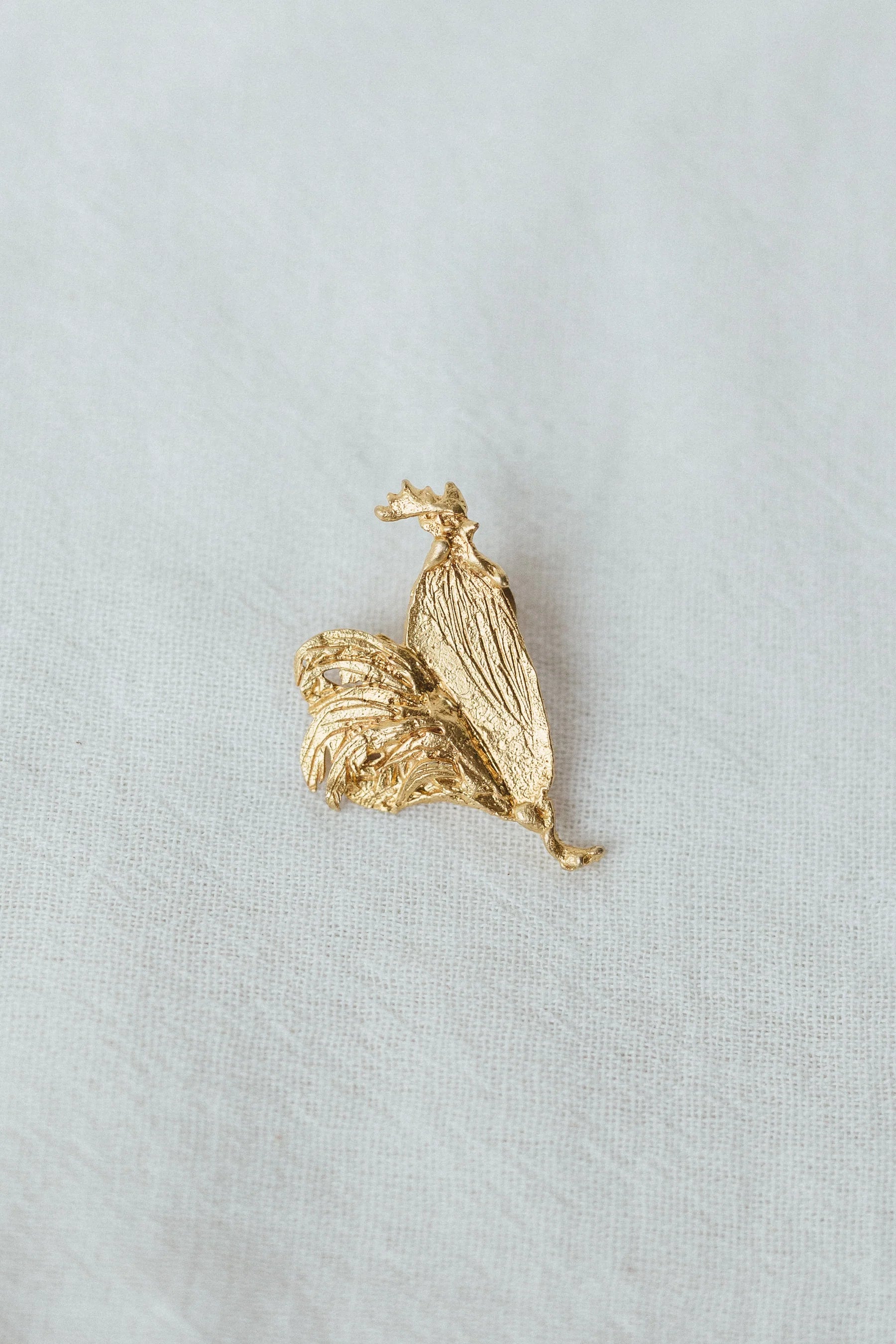 CÂPÂ Rooster Pin - Gold