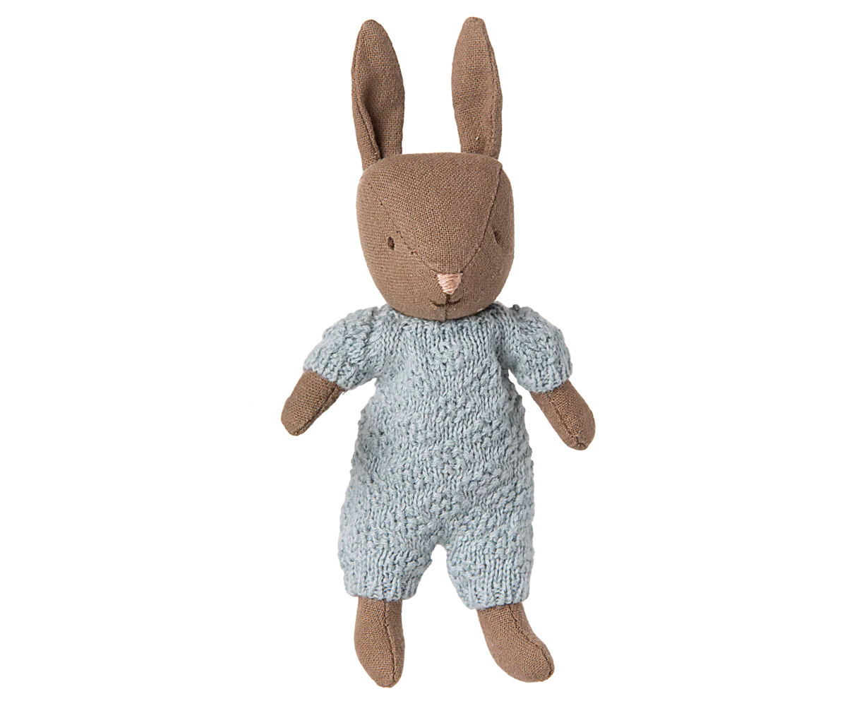 Maileg Rabbit, Micro | Brown/Blue Knitted Suit
