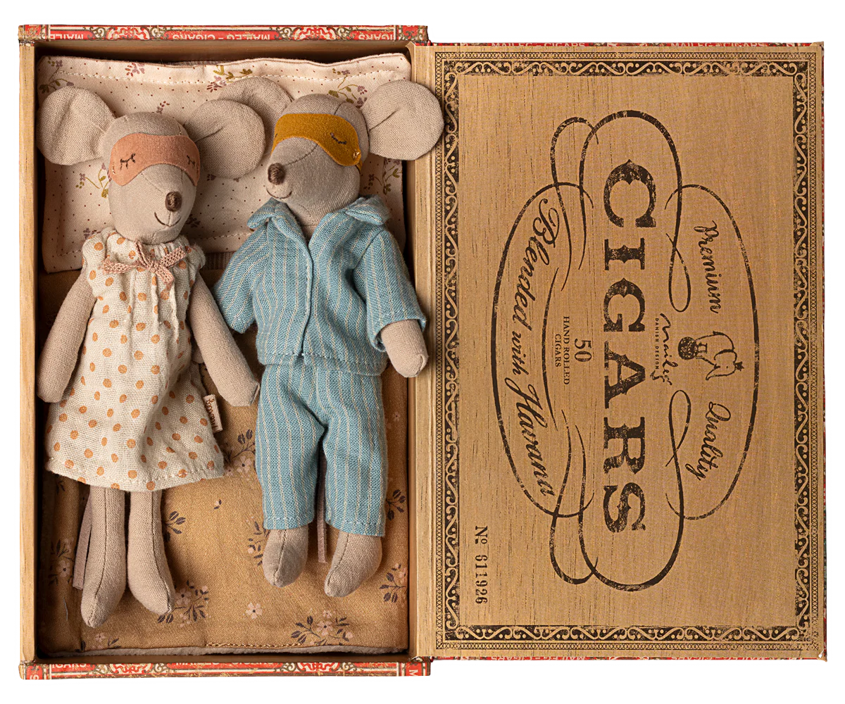 Maileg - Mum + Dad Mice Cigarbox