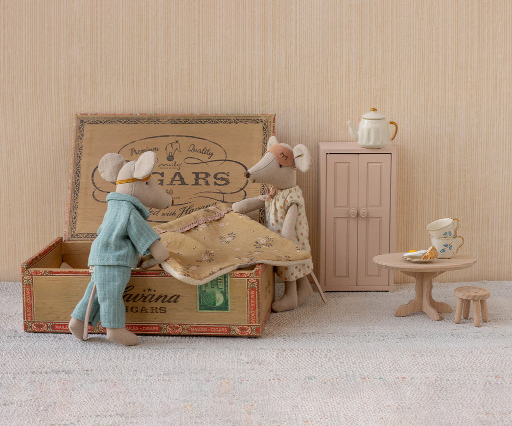 Maileg - Mum + Dad Mice Cigarbox