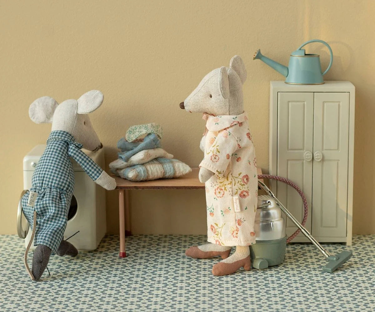 Maileg Grandma & Grandpa Mice |Cigar Box