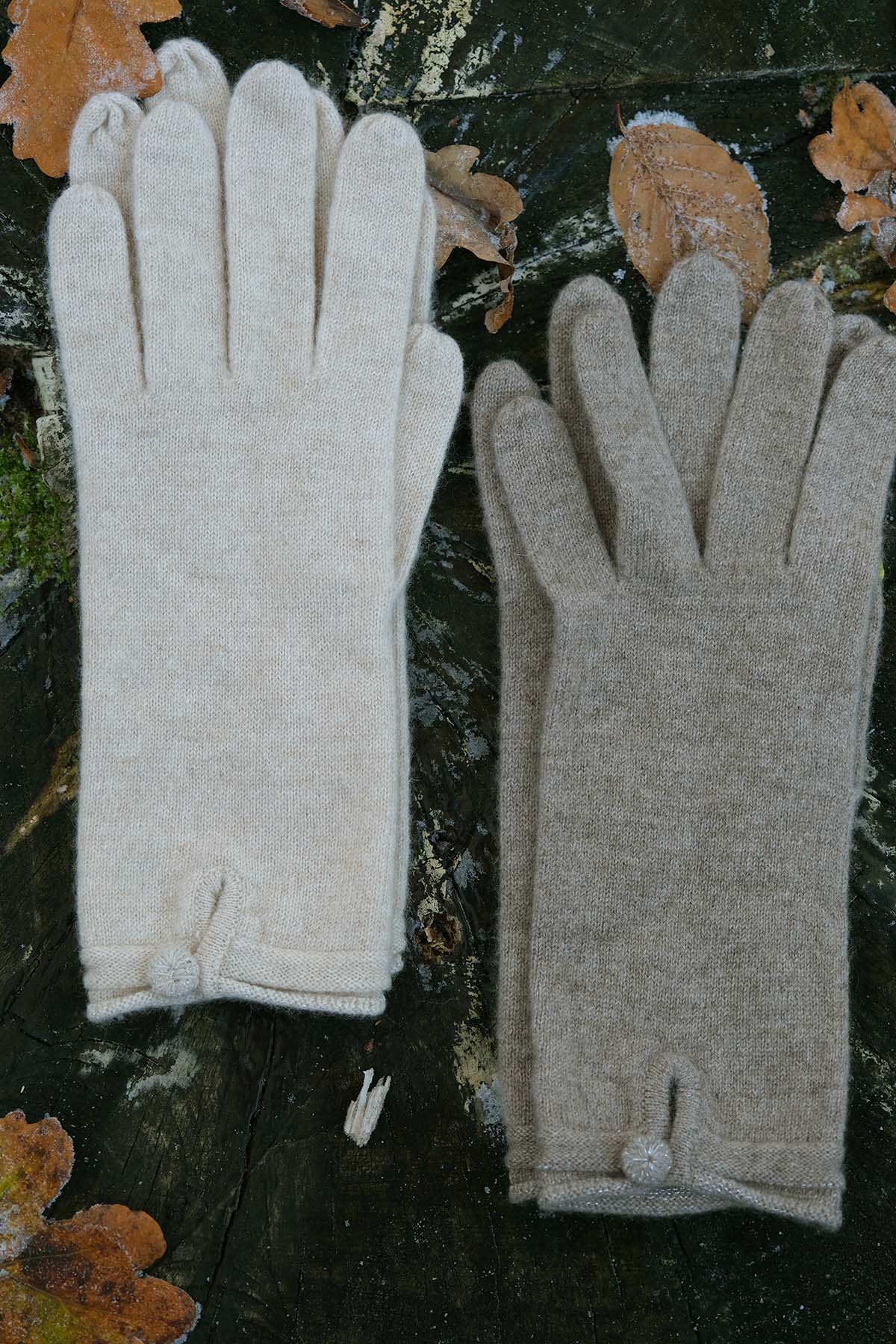 Oats & Rice Cashmere Button Gloves | Brown