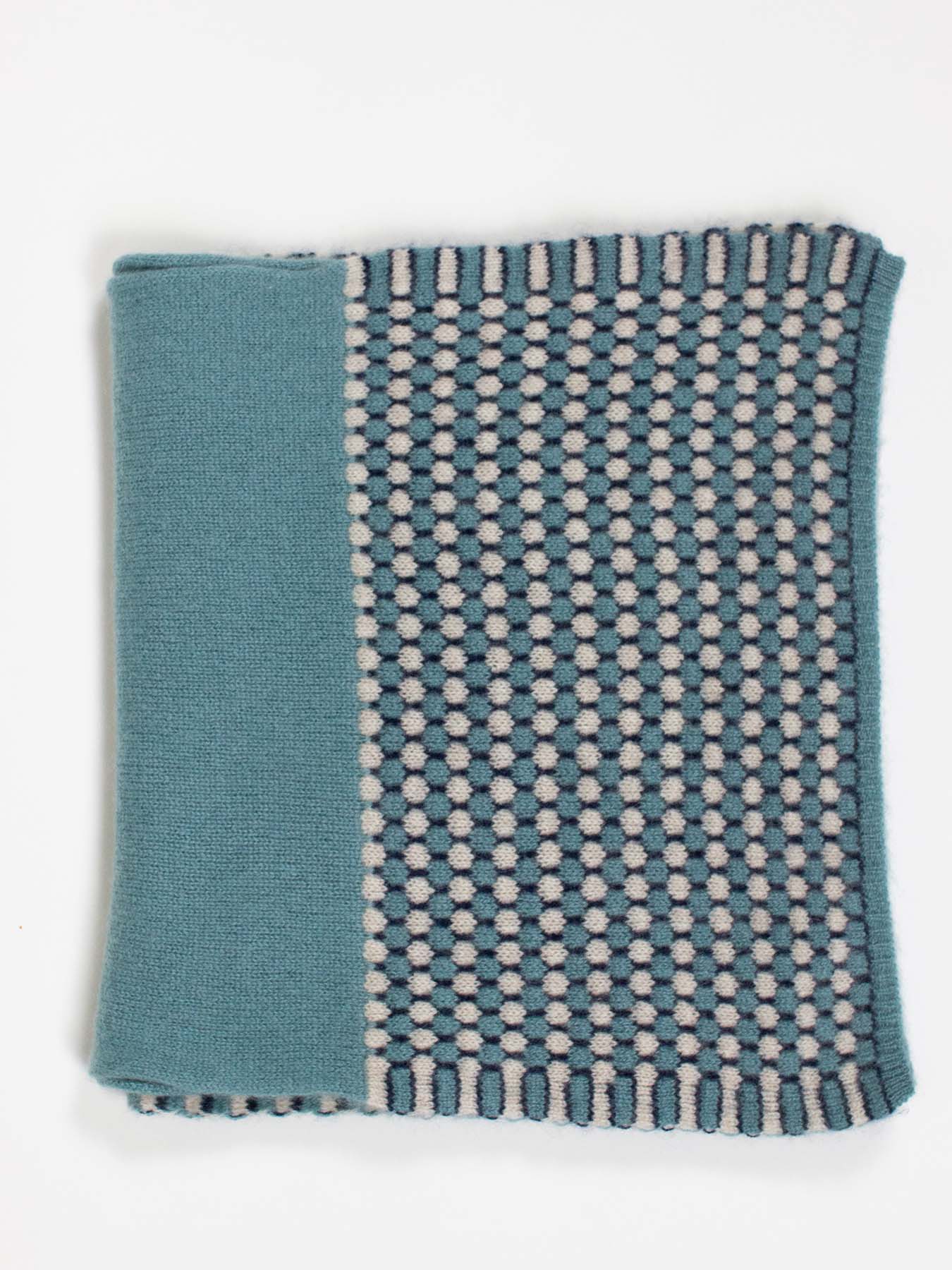 Oats & Rice Coral Keyhole Cashmere Scarf | Blue