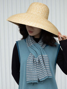 Oats & Rice Coral Keyhole Cashmere Scarf | Blue