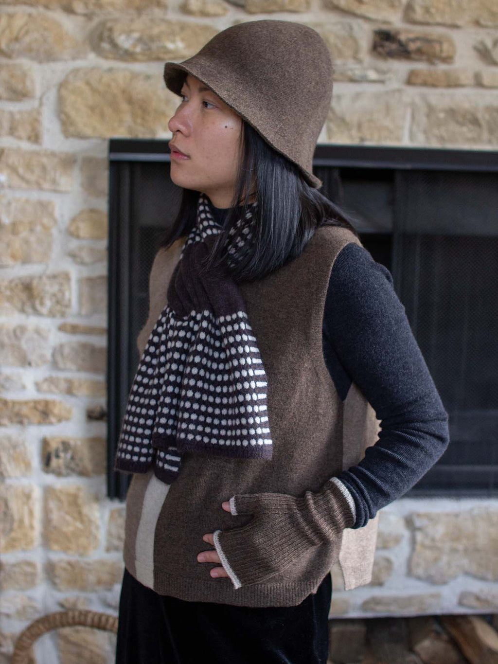 Oats & Rice Coral Keyhole Cashmere Scarf | Cacao
