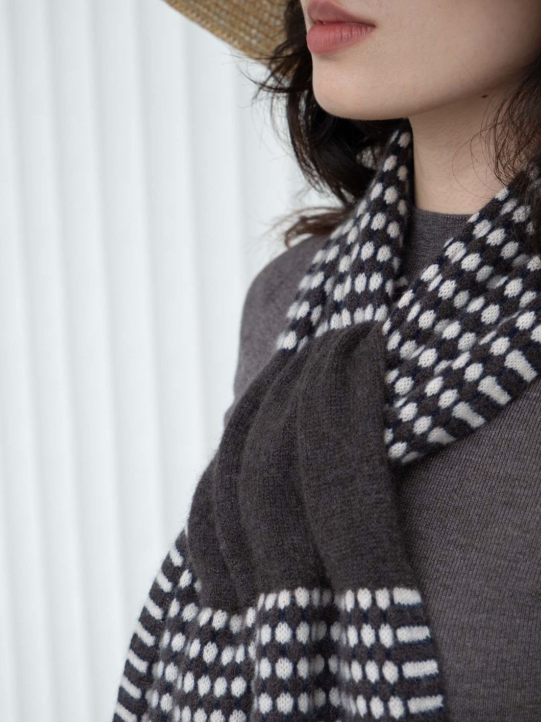 Oats & Rice Coral Keyhole Cashmere Scarf | Cacao