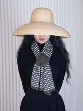 Load image into Gallery viewer, Oats &amp; Rice Coral Keyhole Cashmere Scarf | Green
