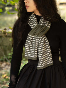 Oats & Rice Coral Keyhole Cashmere Scarf | Green