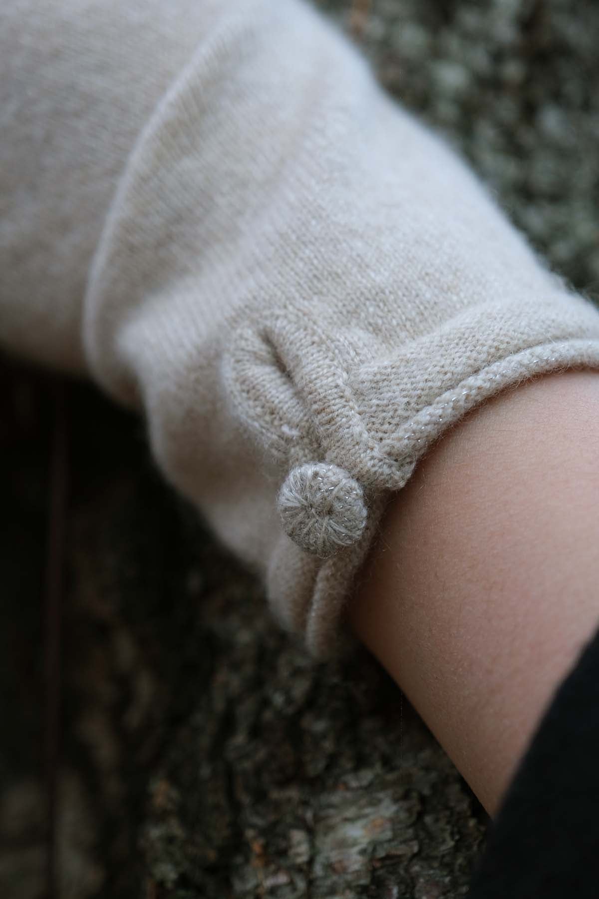 Oats & Rice Cashmere Button Gloves | Cream