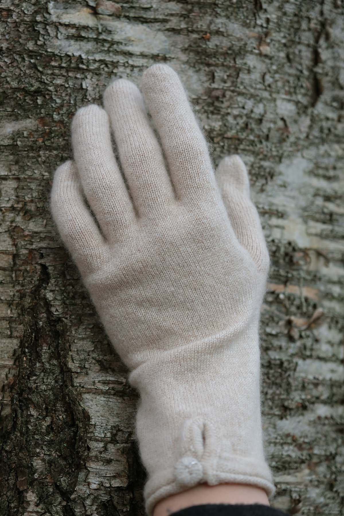 Oats & Rice Cashmere Button Gloves | Cream