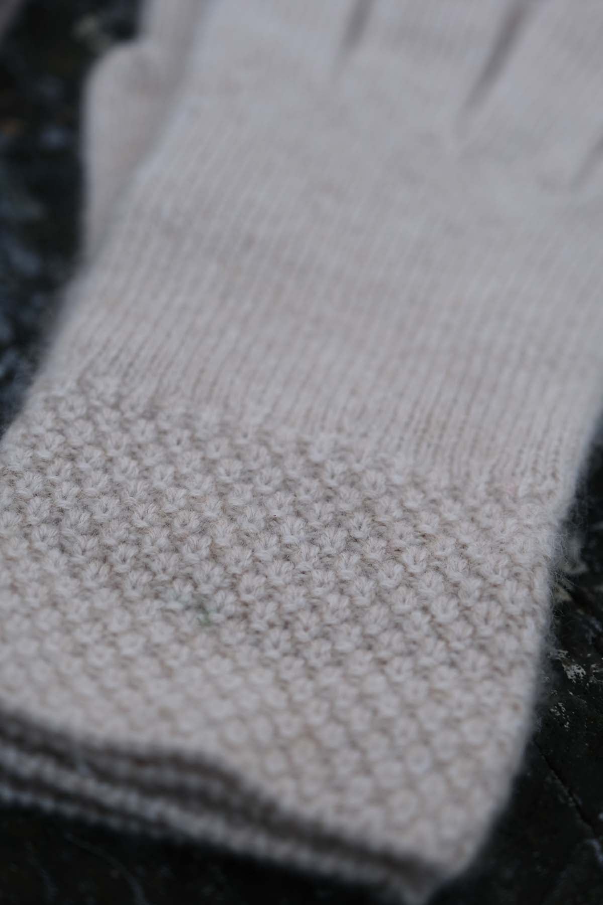 Oats & Rice Crochet Cashmere Gloves | Cream