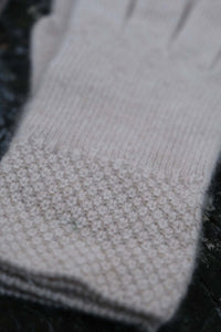 Oats & Rice Crochet Cashmere Gloves | Cream