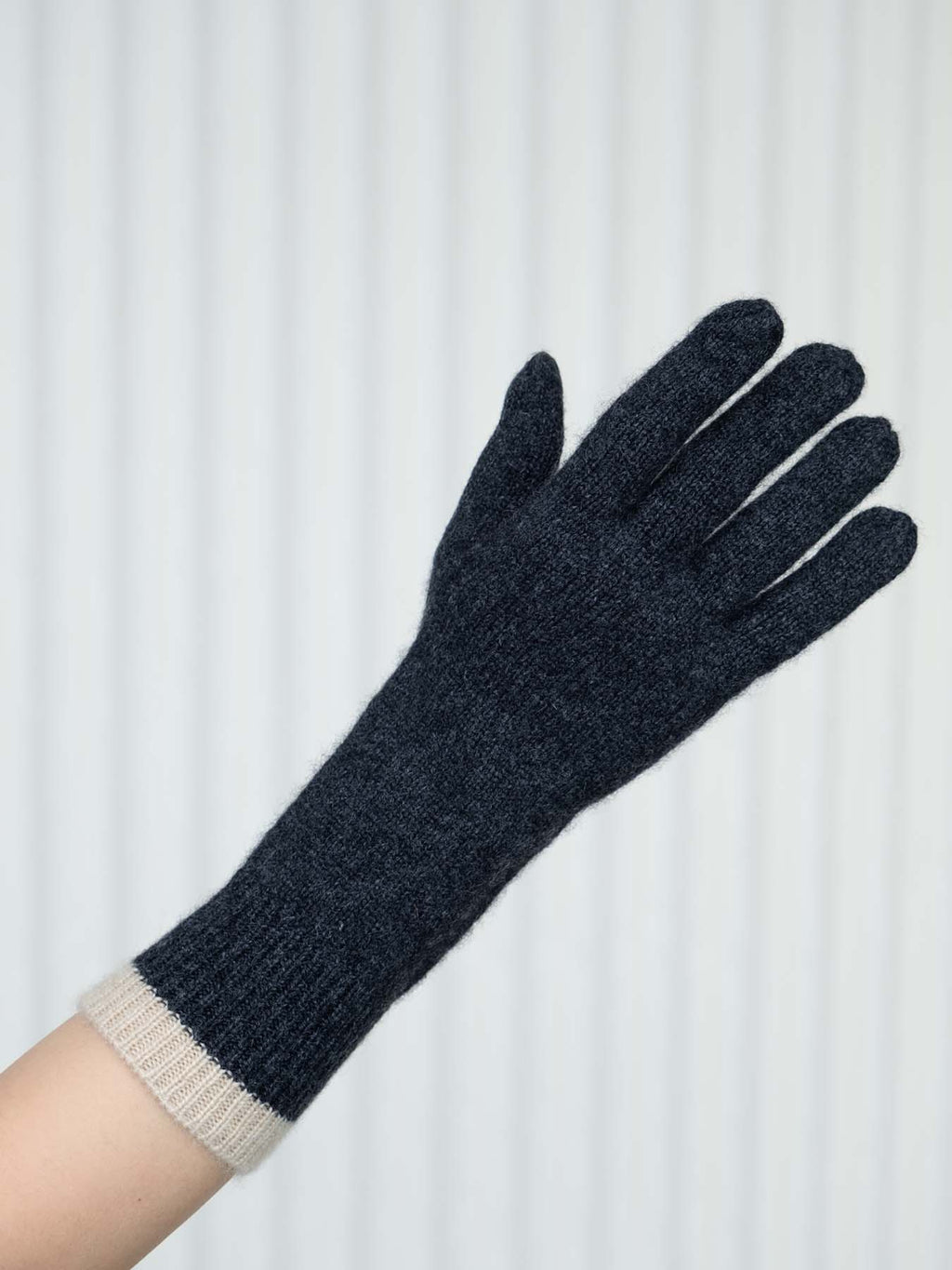 Oats & Rice Cuffed Cashmere Gloves | Charcoal