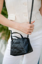 Load image into Gallery viewer, Uashmama Gemmina Crossbody Bag - Woven Silver
