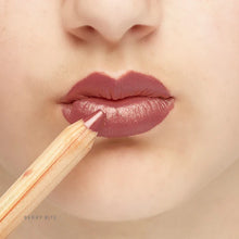 Load image into Gallery viewer, LÜK BEAUTIFOOD - Eco-Luxe Lipstick Crayon | Berry Bite

