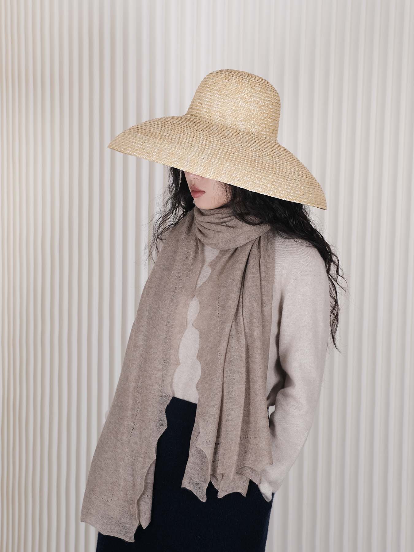 Oats & Rice Luna Scallop Edge Cashmere Shawl | Beige