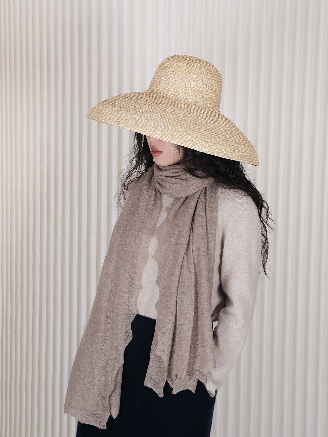 Oats & Rice Luna Scallop Edge Cashmere Shawl | Beige