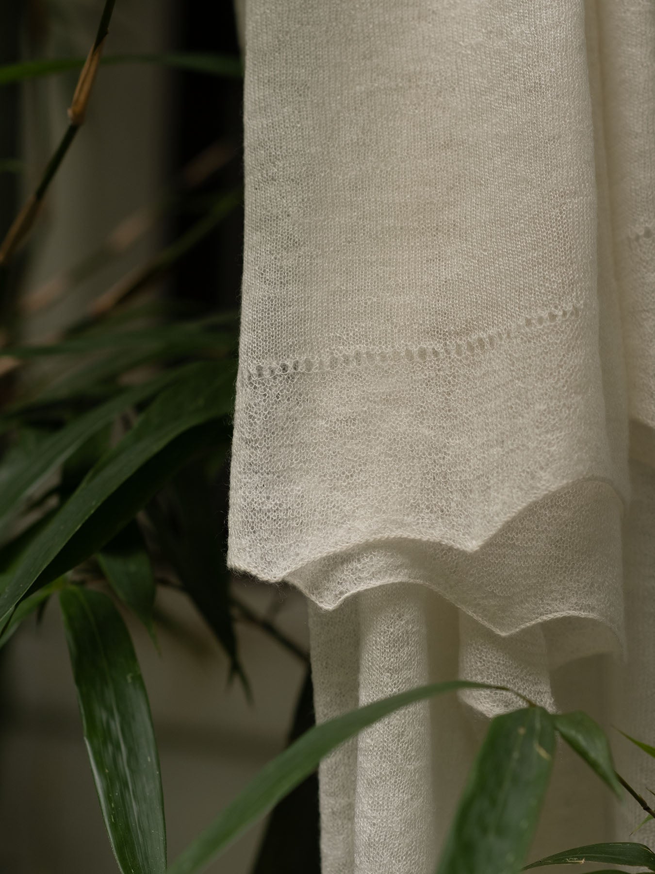 Oats & Rice Luna Scallop Edge Cashmere Shawl | Cream