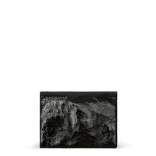 Load image into Gallery viewer, Uashmama Maru Clutch - Small | Glossy Black
