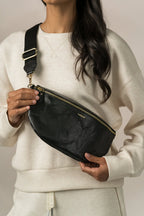 Uashmama Sling Body Bag - Black