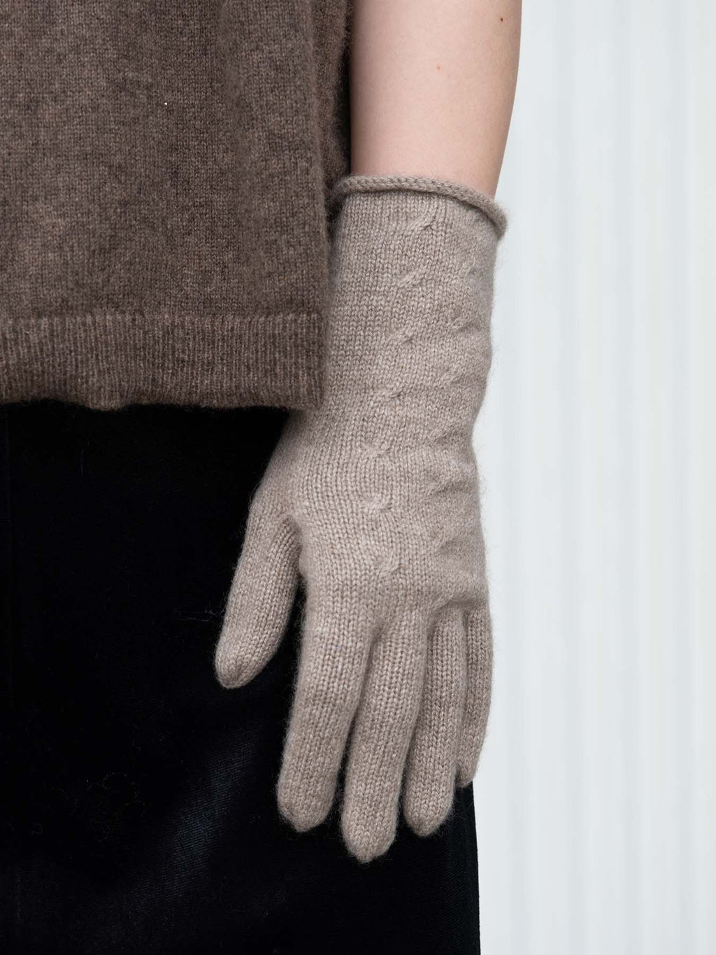 Oats & Rice Rolled Edge Cashmere Gloves | Brown