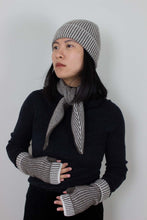 Load image into Gallery viewer, Oats &amp; Rice Sailor Cashmere Rib Neck Scarf | Brown

