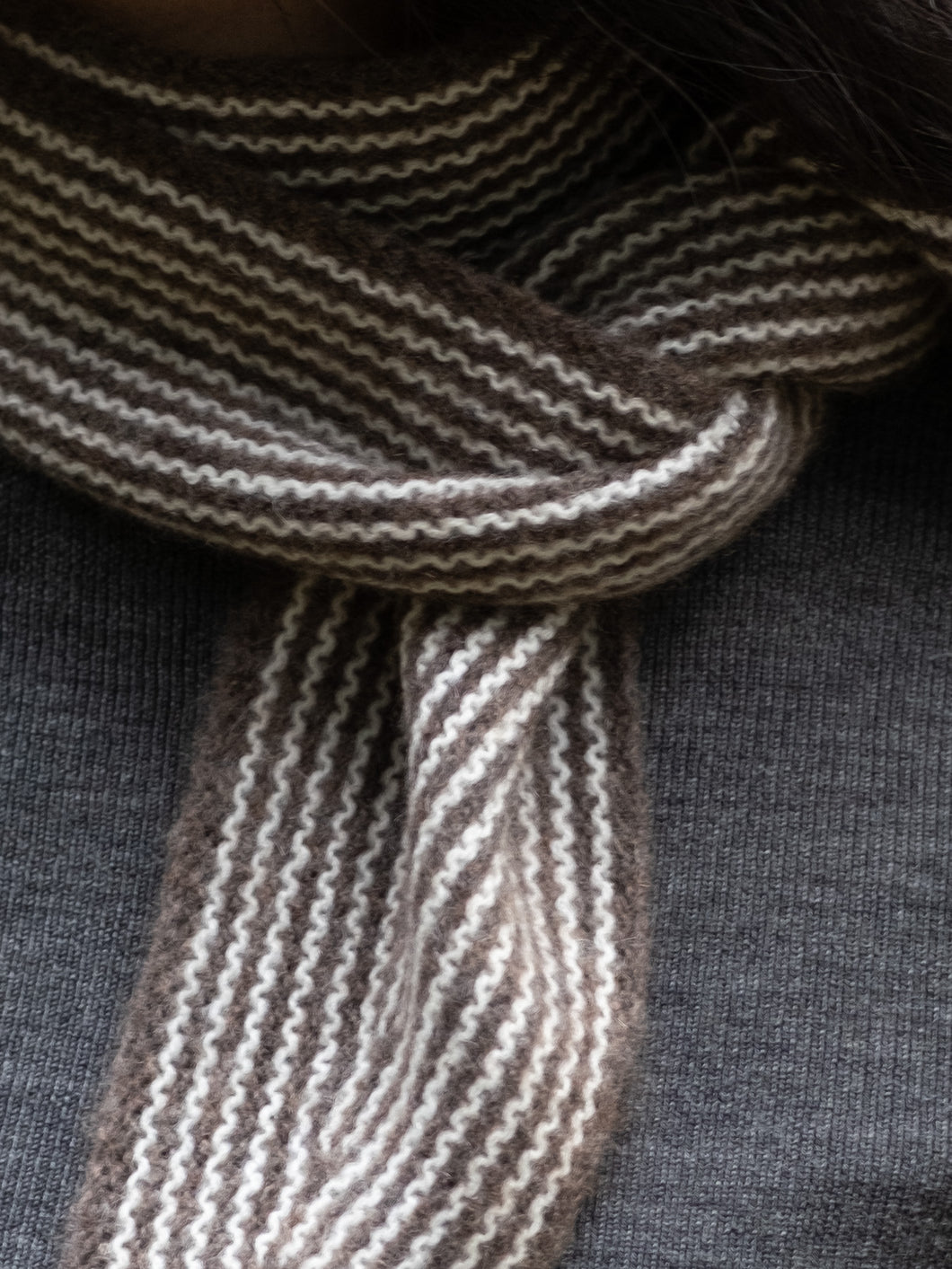 Oats & Rice Sailor Cashmere Rib Neck Scarf | Brown