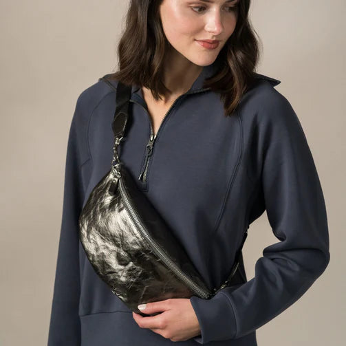 Uashmama Sling Body Bag - Black
