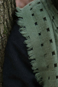 Oats & Rice Waffle Cashmere Scarf | Green