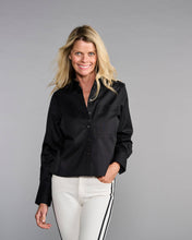 Load image into Gallery viewer, Claridge + King - The Crop in Pitch-Black: XS
