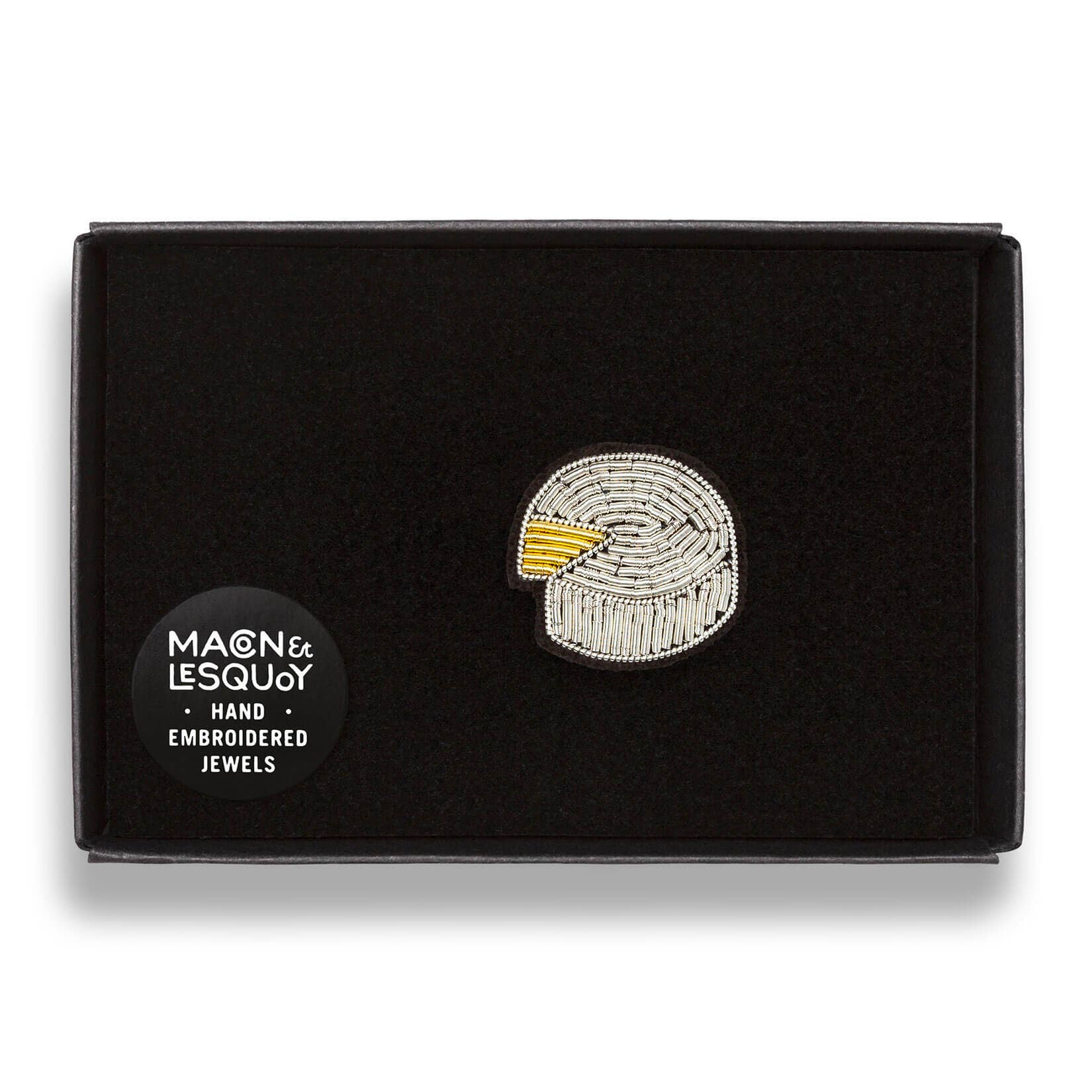 Macon & Lesquoy - Brooch - Camembert
