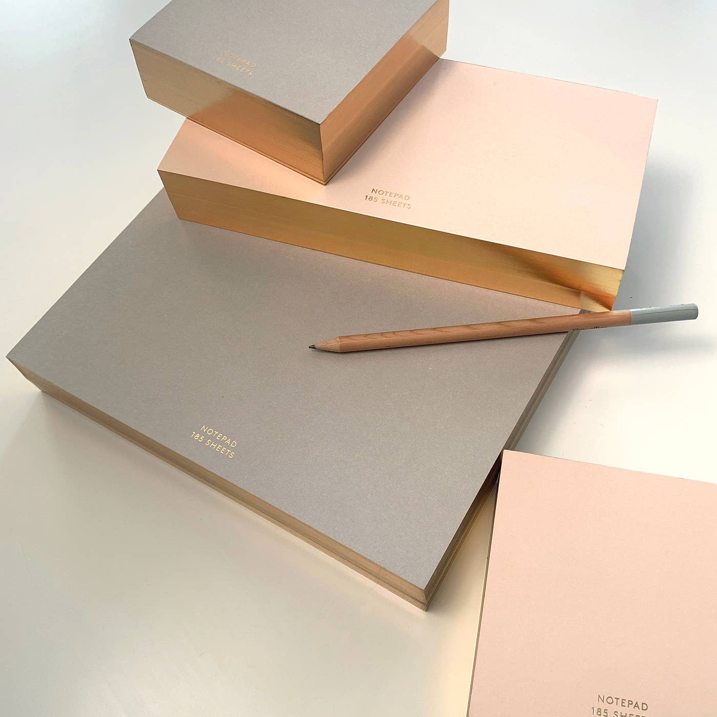 Wms&Co. ColorPads: Greige with Gilded edge, Medium Long