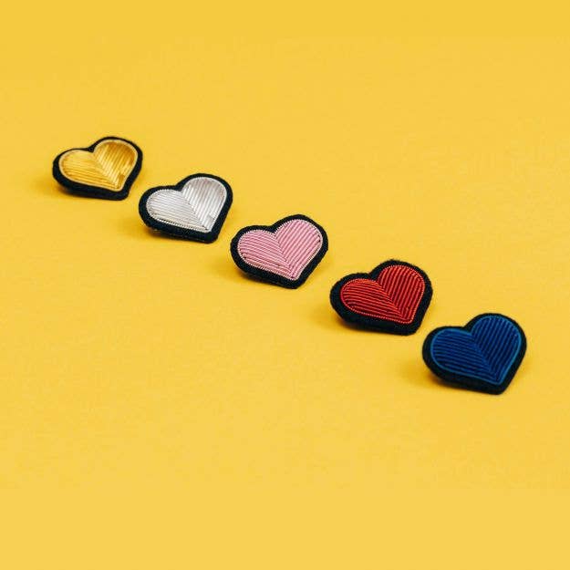 Macon & Lesquoy - Hand embroidered brooch - Red Heart