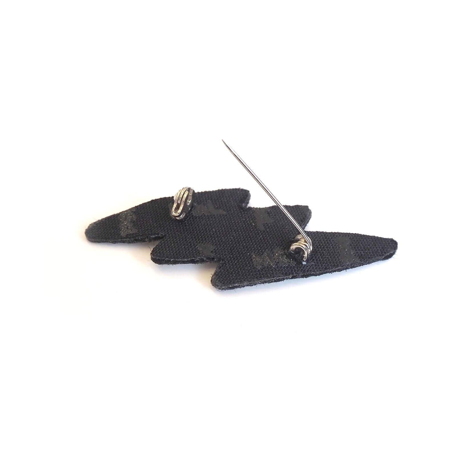 Macon & Lesquoy - Hand embroidered brooch - Small Blue Lightning