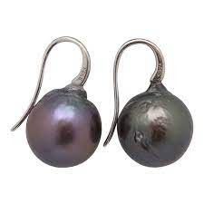 Edison Pearl Drop Black on Gold