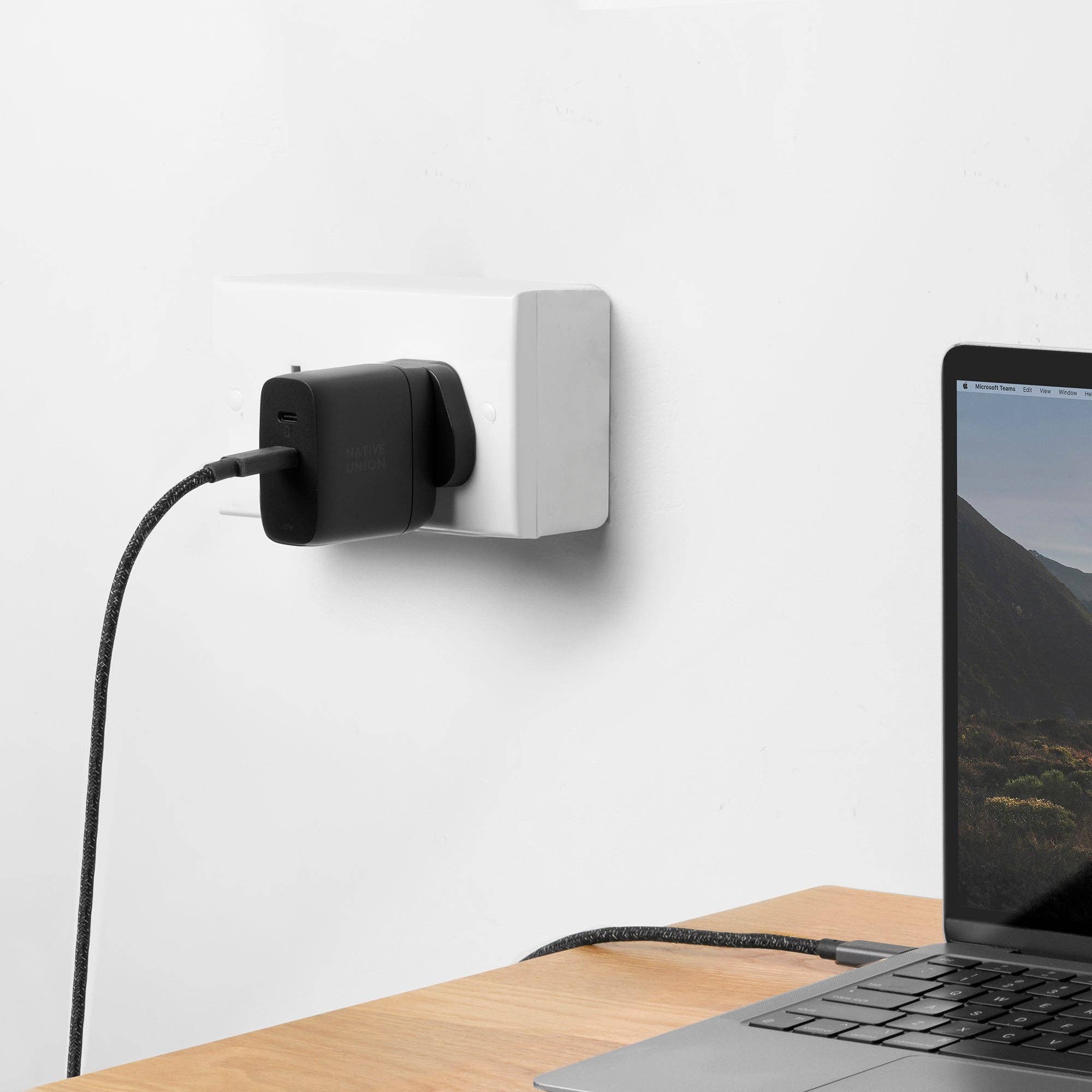 Native Union Paris - Fast GaN Charger PD 67W: Black