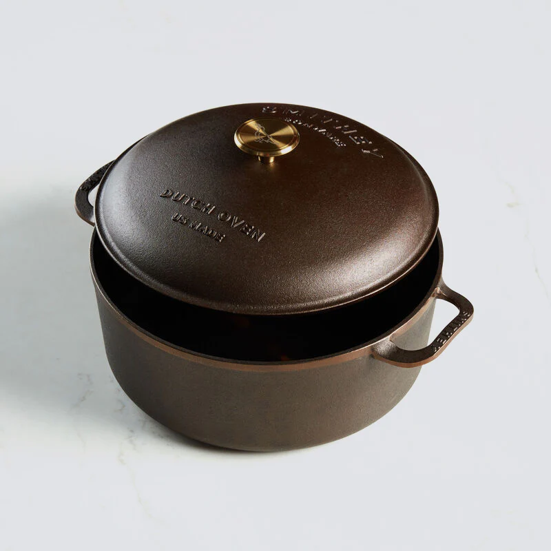 Smithey Ironware Company - 7.25 Quart Dutch Oven