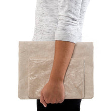 Load image into Gallery viewer, Uashmama Maru Clutch - Medium | Cachemire
