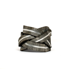 Oropopo Fringe Crisscross Bracelet | Silver