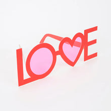 Load image into Gallery viewer, Meri Meri - Valentine&#39;s Glasses Cards
