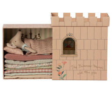 Load image into Gallery viewer, Princess and the Pea - Big sister  mouse
