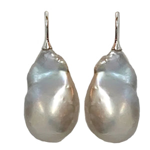 Wild Pearl Drop Earring - Gray with Silver Wire