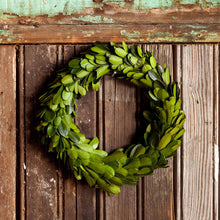 Load image into Gallery viewer, Mini Preserved Boxwood Wreaths
