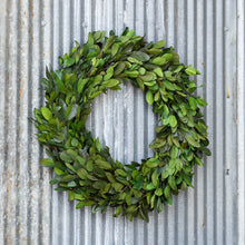 Load image into Gallery viewer, Gathered Laurel Wreath 20“
